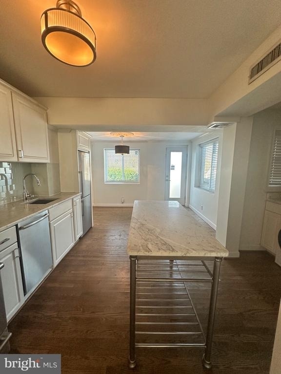 128 35th Street Ne - Photo 5