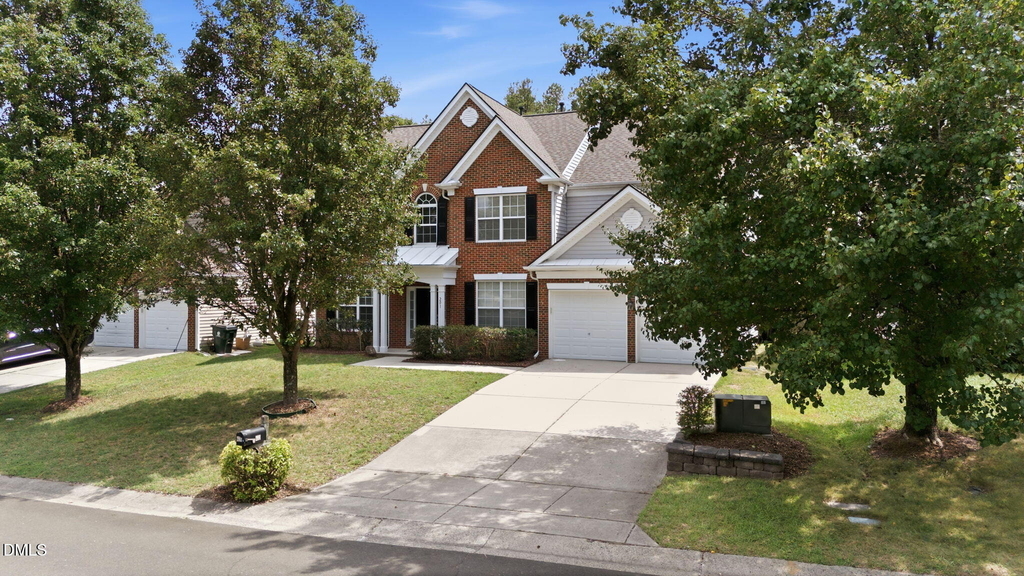 201 Shakespeare Street - Photo 2