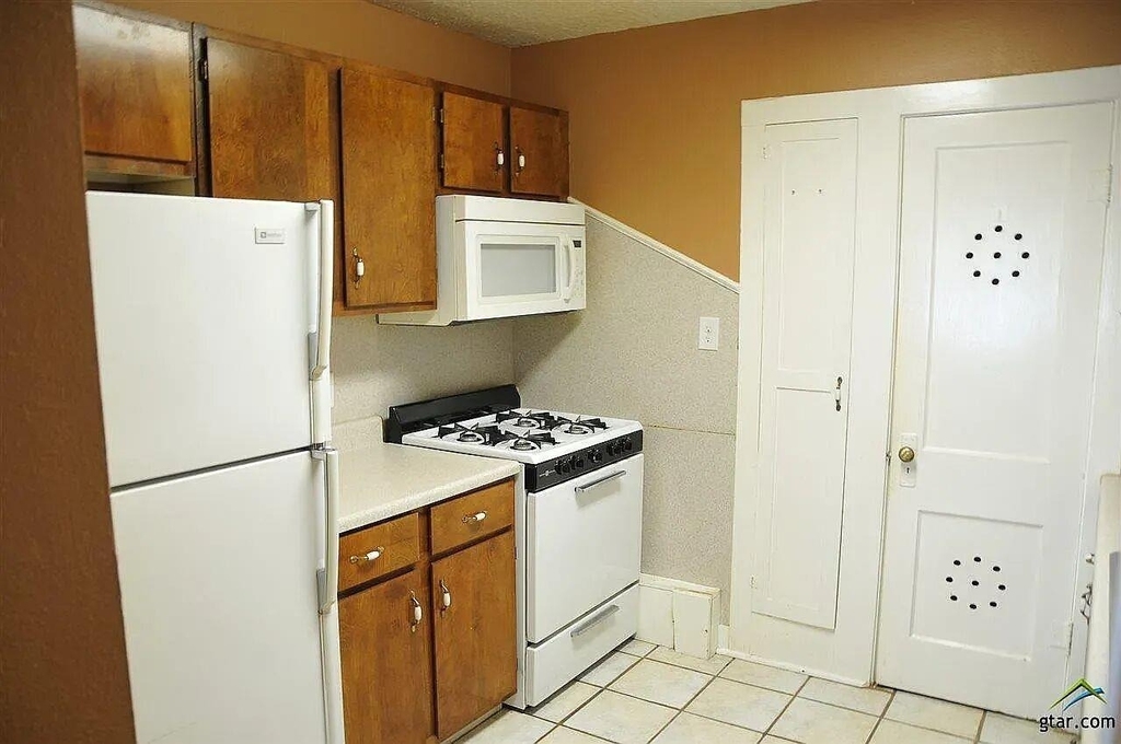 1523 S Robertson Ave - Photo 7