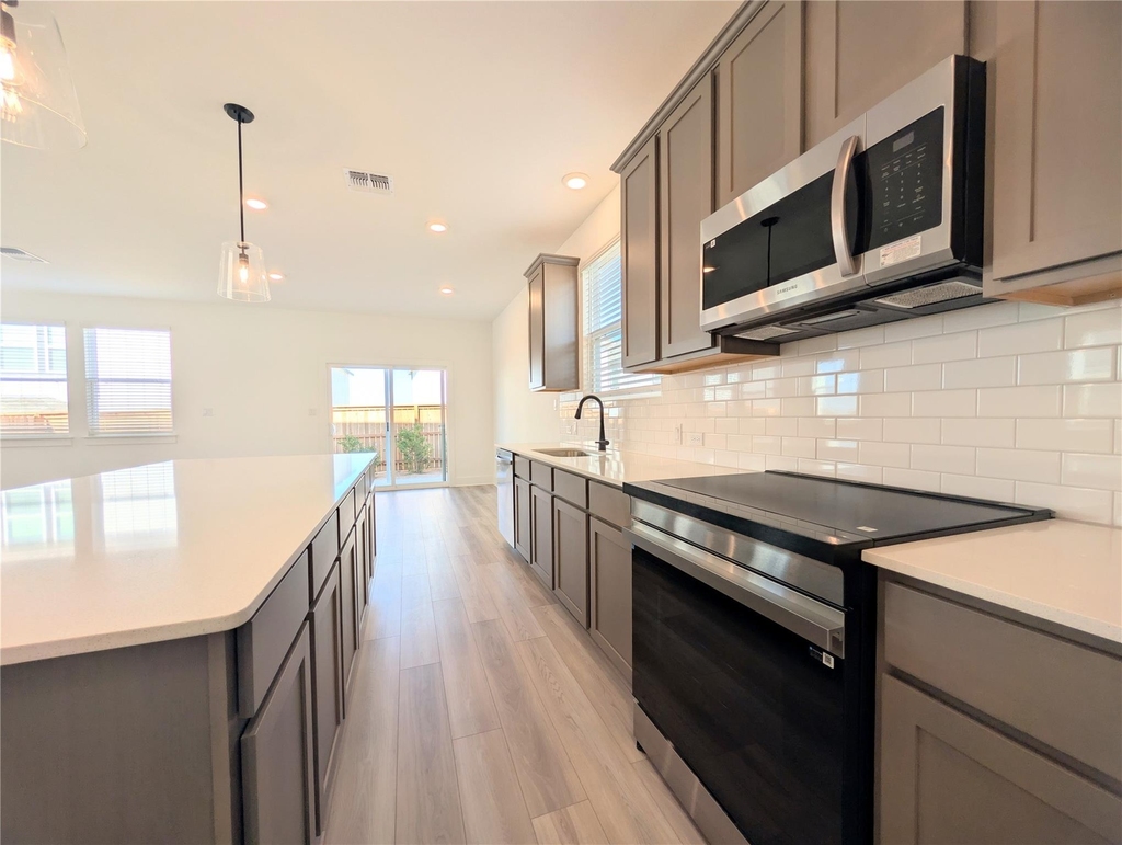 206 Kislingbury Ln - Photo 9
