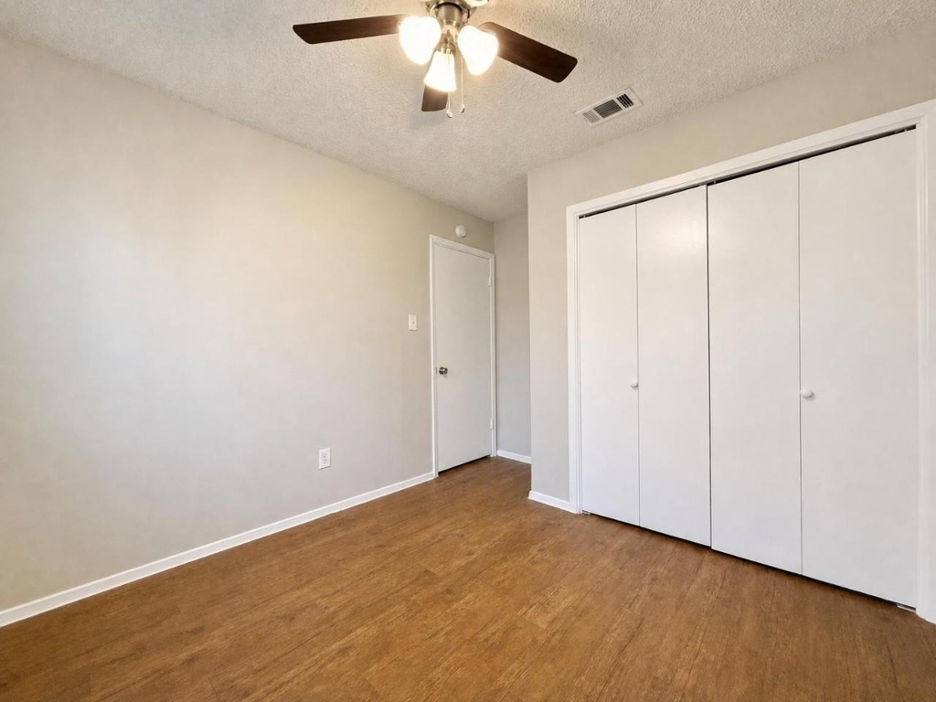 8329 Fathom Cir - Photo 14