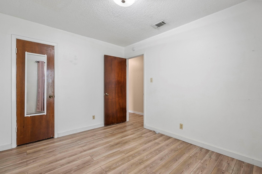 9505 Oriole Dr - Photo 6