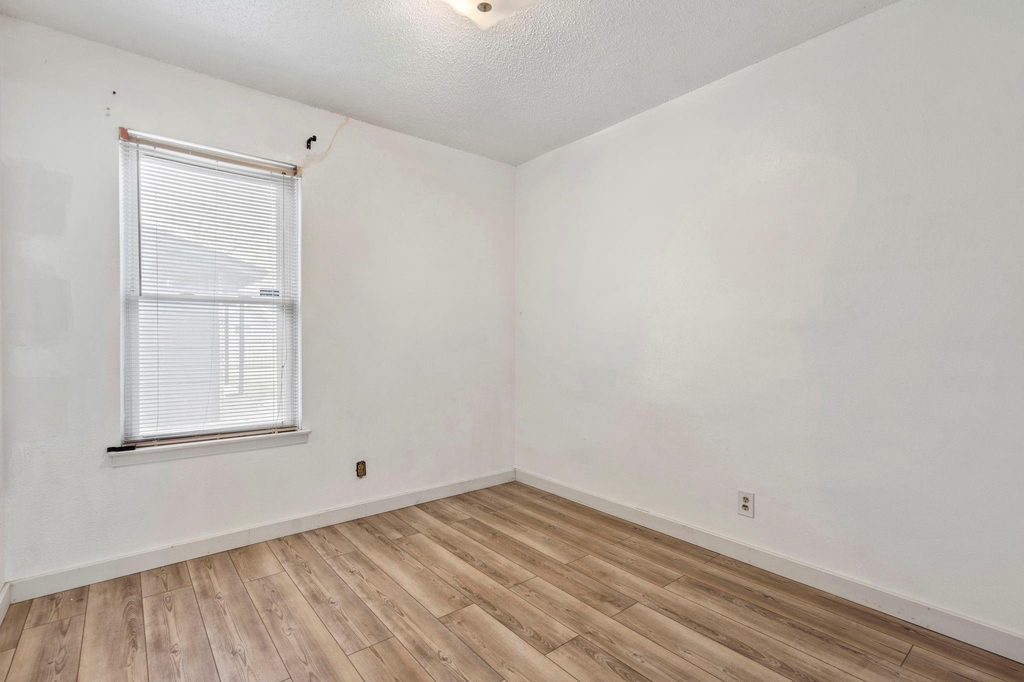 9505 Oriole Dr - Photo 8