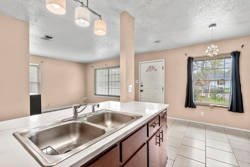 9505 Oriole Dr - Photo 9
