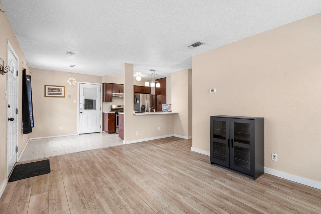 9505 Oriole Dr - Photo 5