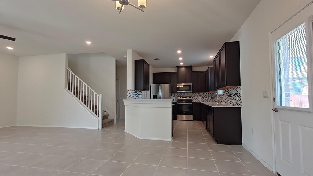 9107 Golden Leaf Dr - Photo 4