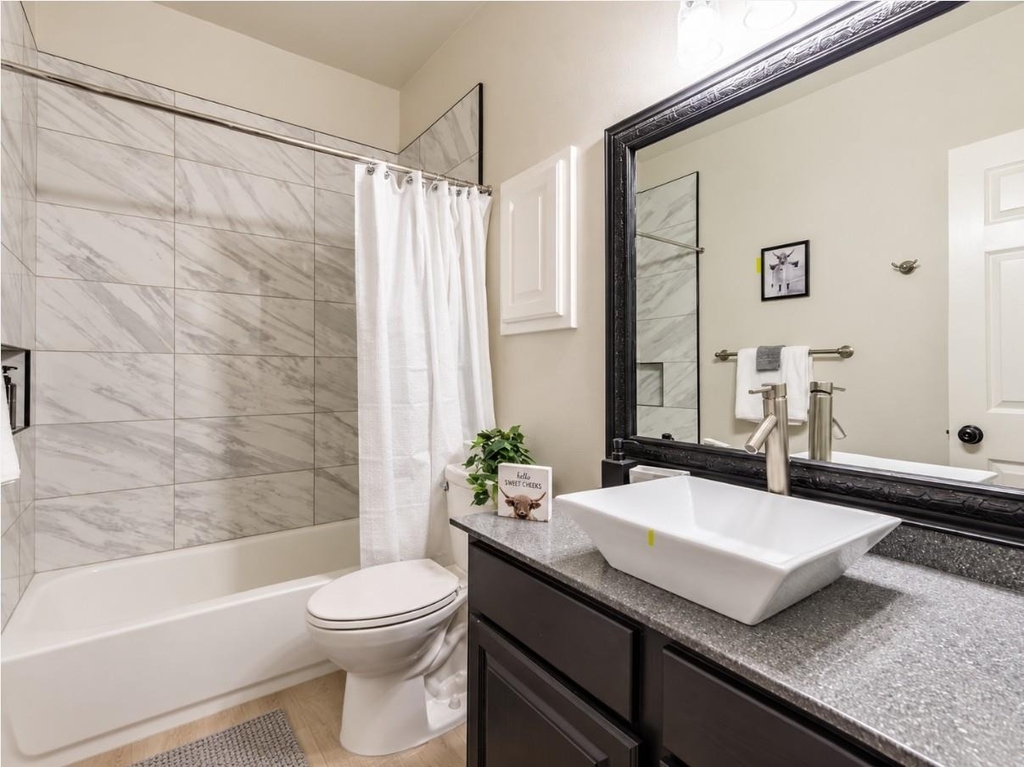 1124 Disraeli Cir - Photo 8