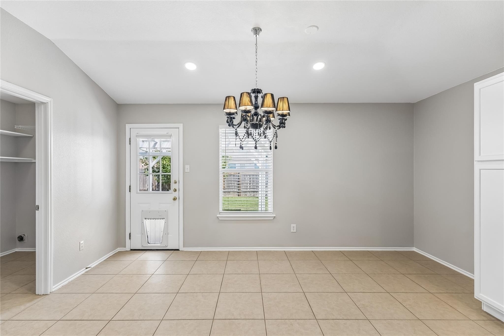 505 Washington Square Dr - Photo 11