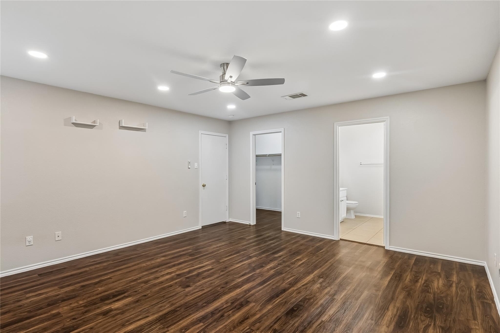 505 Washington Square Dr - Photo 14
