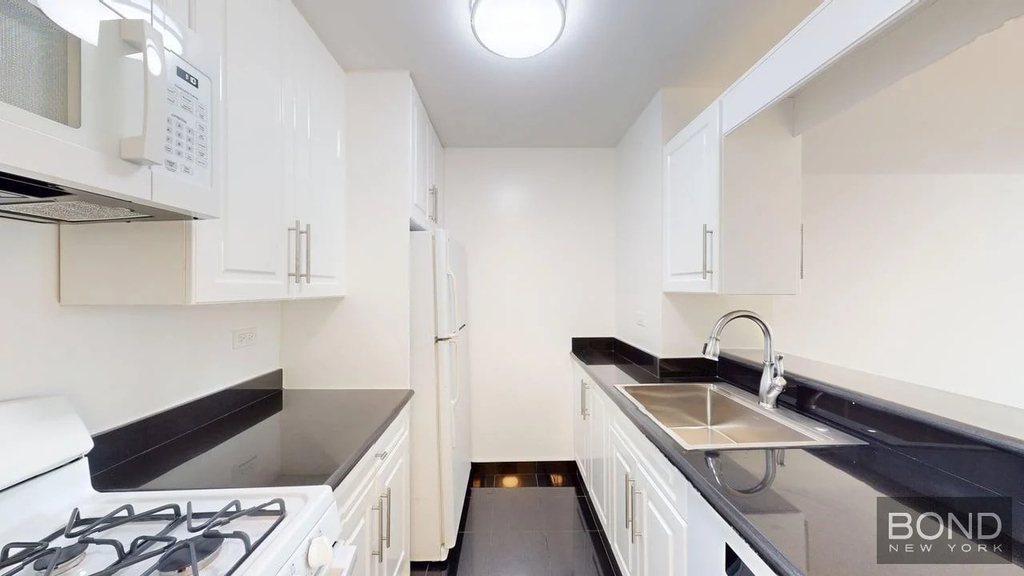 400 East 71st Street - Photo 0