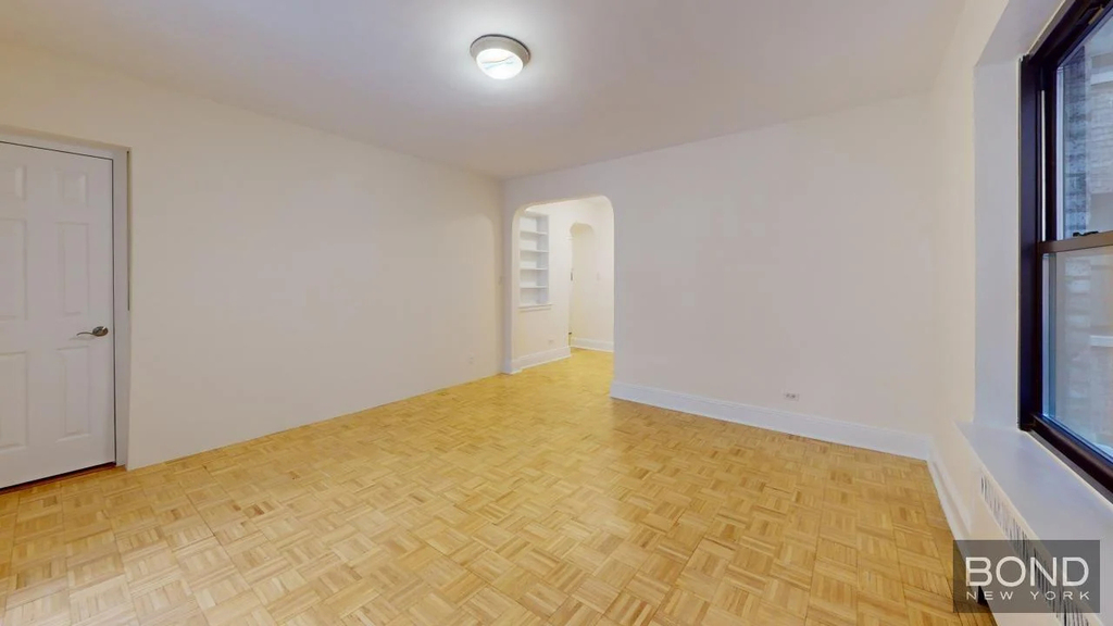 124 East 24th Street - Photo 2