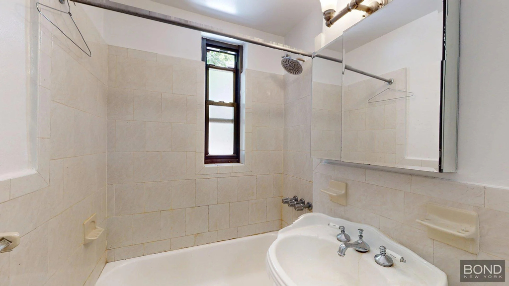 124 East 24th Street - Photo 4