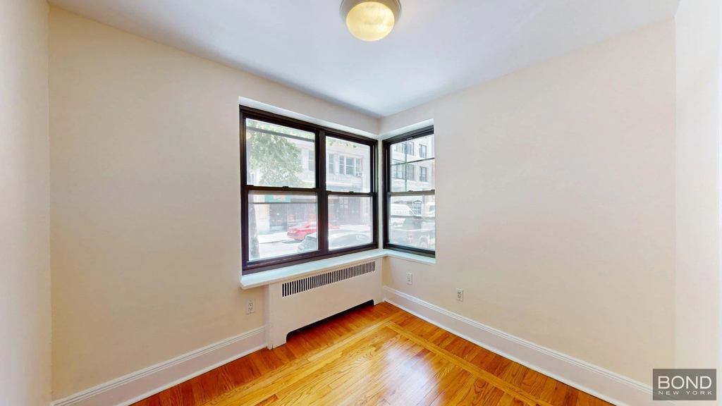 124 East 24th Street - Photo 2