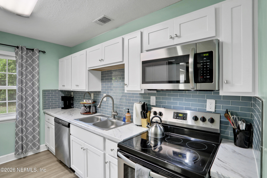 2870 Ernest Street - Photo 9