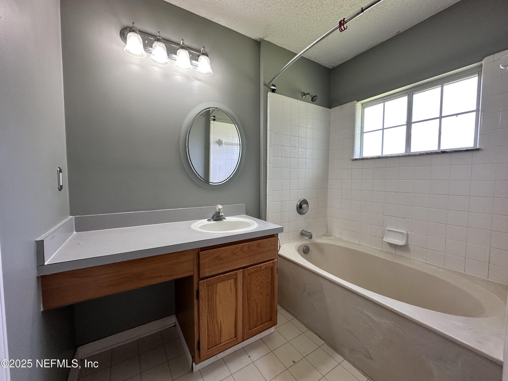 9007 Bridgecreek Drive W - Photo 9
