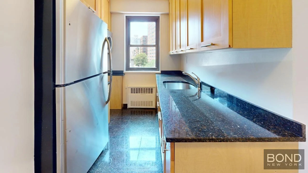 145 4th Avenue - Photo 0
