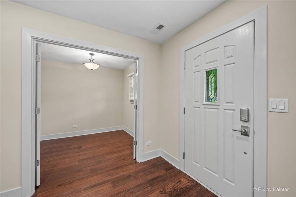 11611 Douglas Avenue - Photo 10