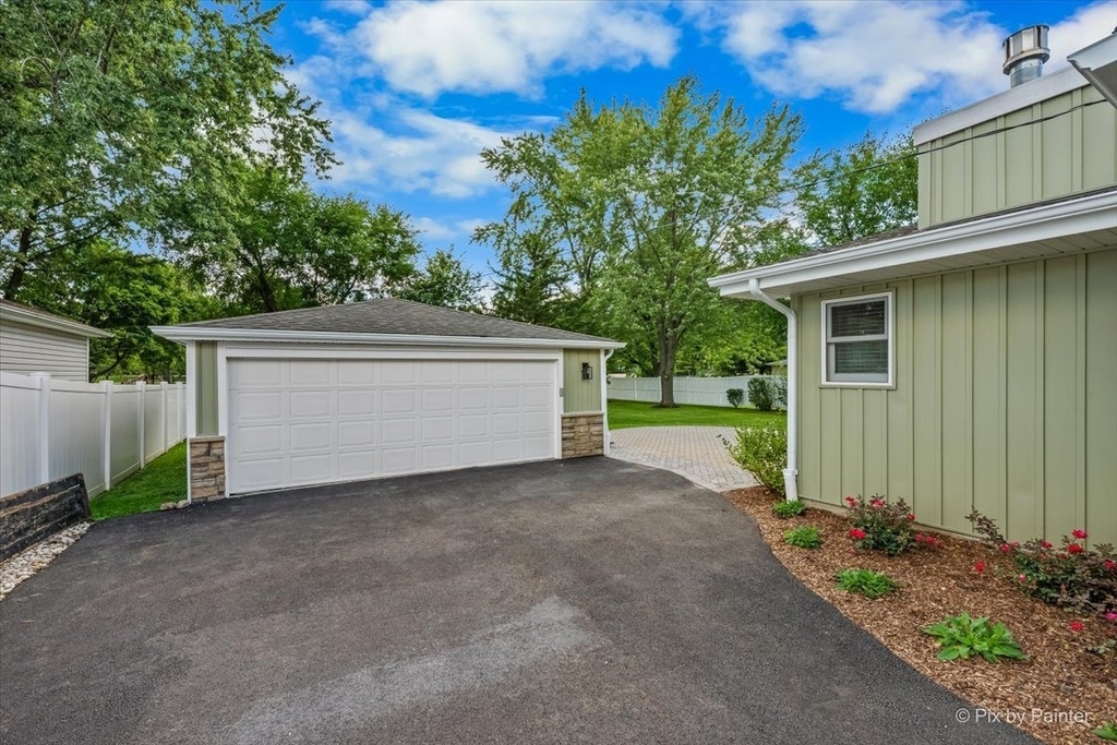 11611 Douglas Avenue - Photo 5