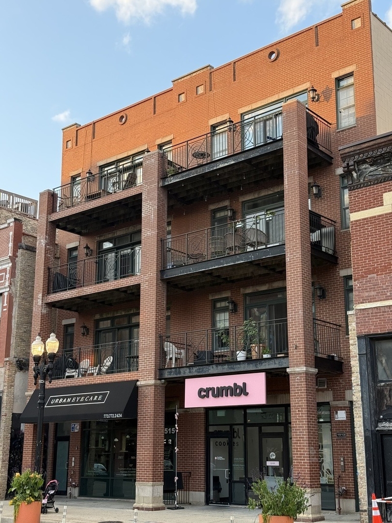1513 N Milwaukee Avenue - Photo 0