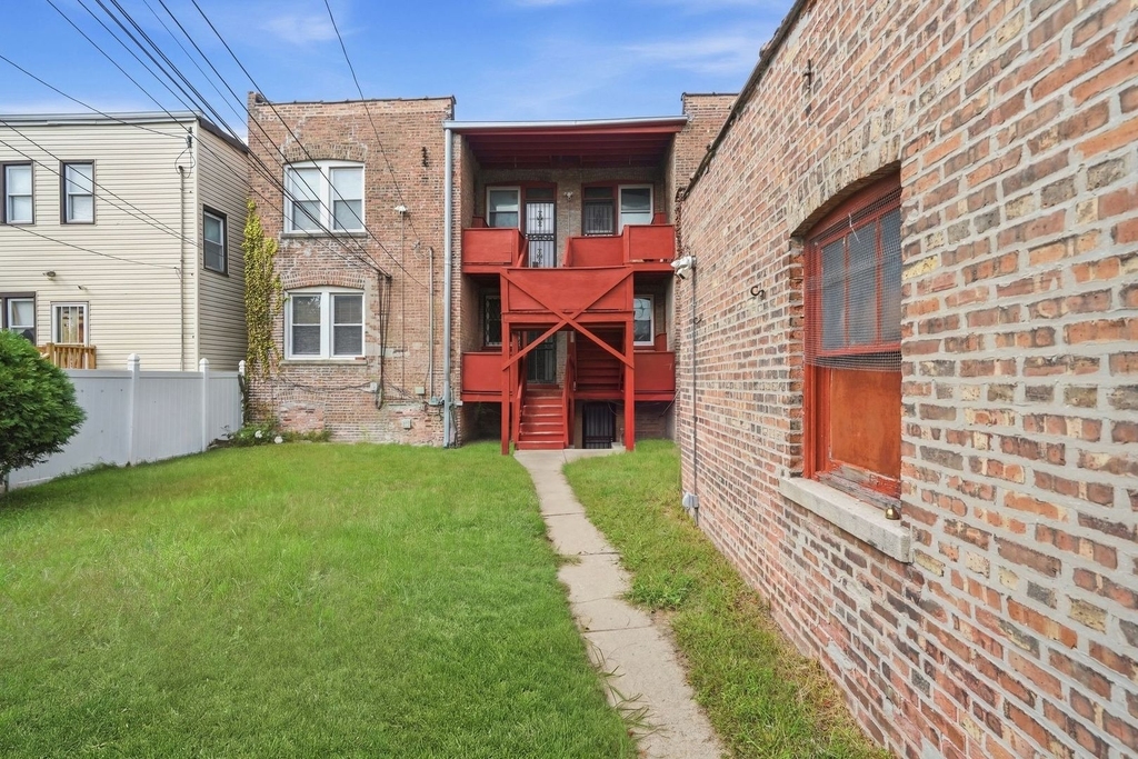 6945 S Calumet Avenue - Photo 14