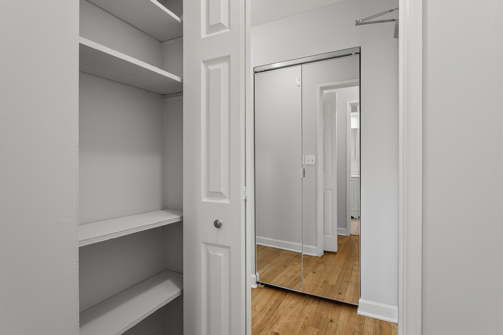 6758 N Sheridan Avenue - Photo 7