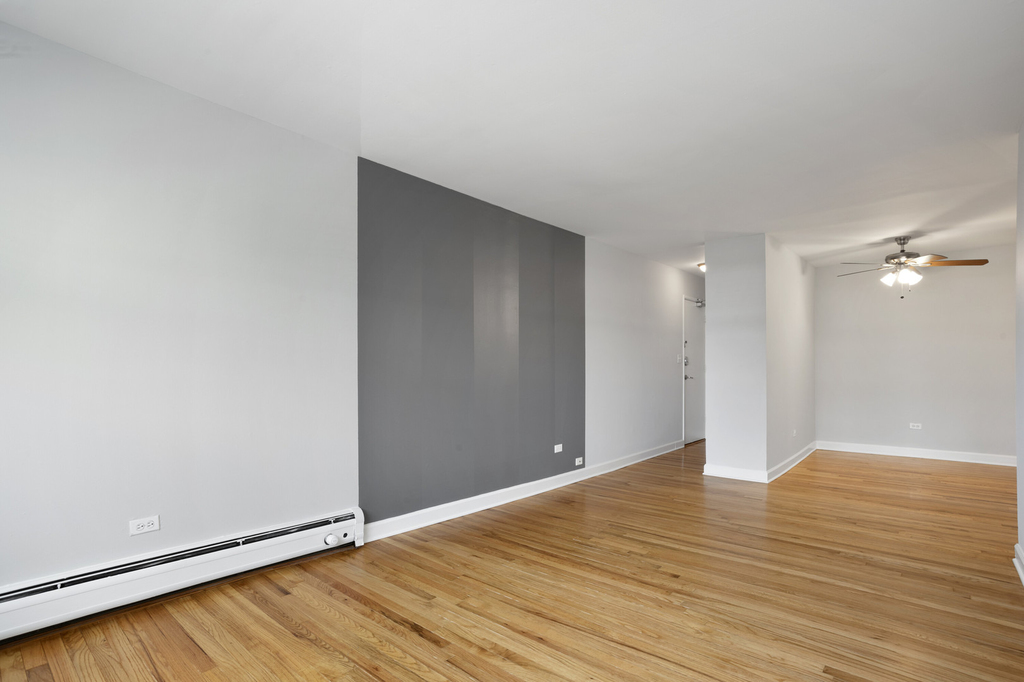 6758 N Sheridan Avenue - Photo 3