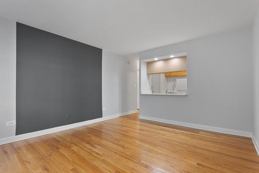 6758 N Sheridan Avenue - Photo 3