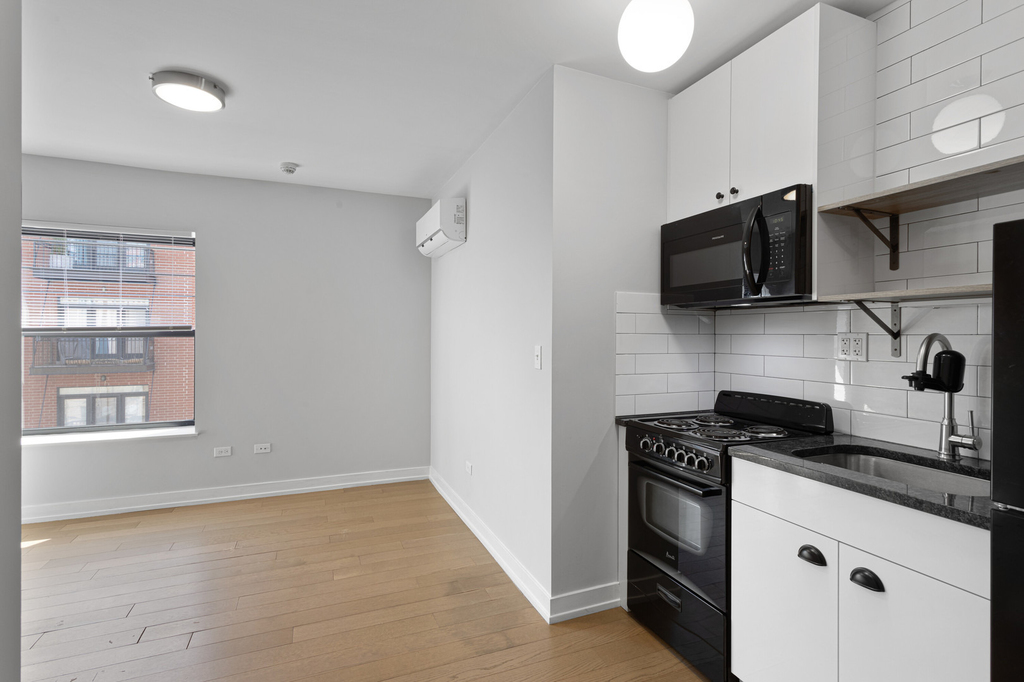 6019 N Winthrop Avenue - Photo 3