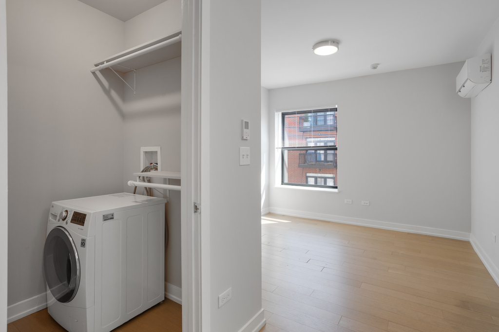 6019 N Winthrop Avenue - Photo 2