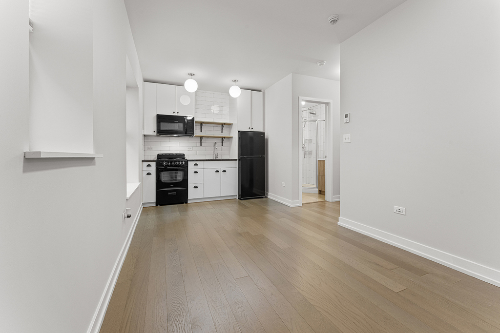 6019 N Winthrop Avenue - Photo 1