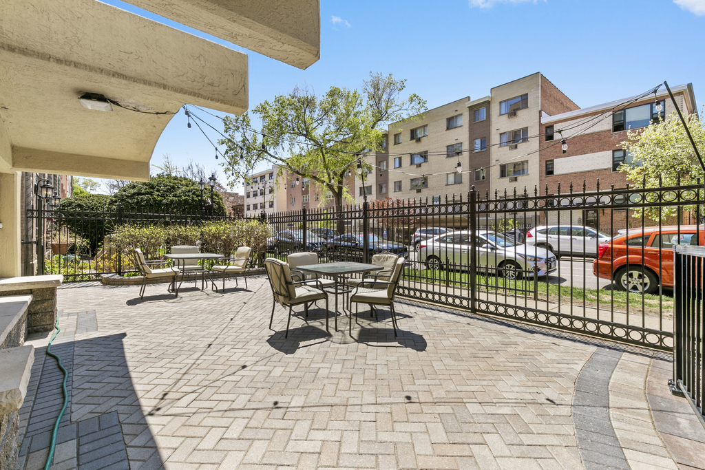 6001 N Kenmore Avenue - Photo 9