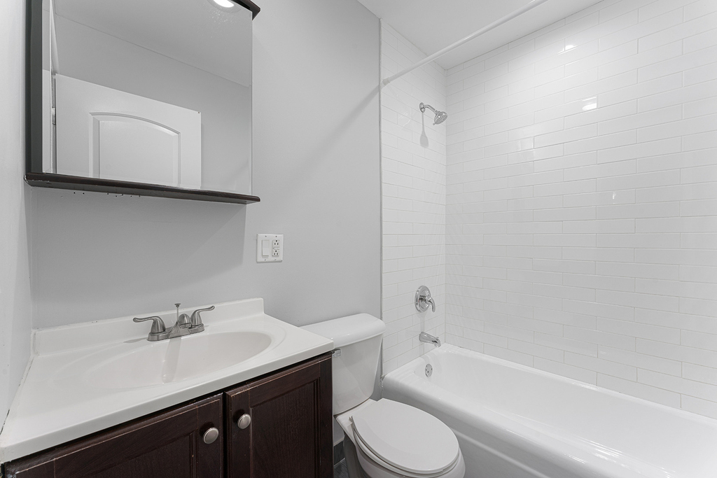 6001 N Kenmore Avenue - Photo 8