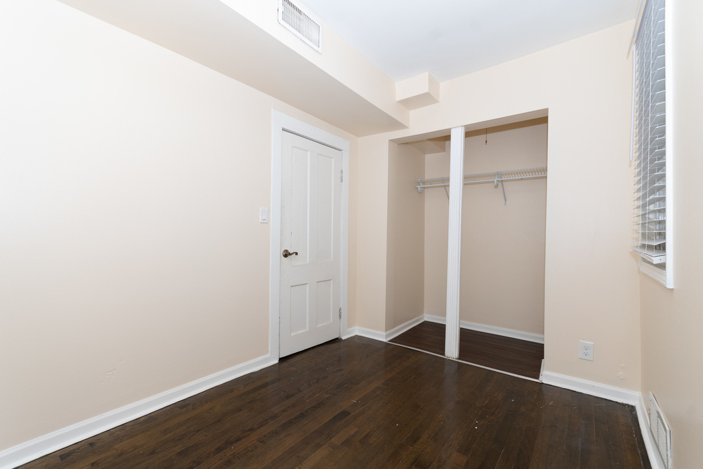 1618 N Rockwell Street - Photo 16