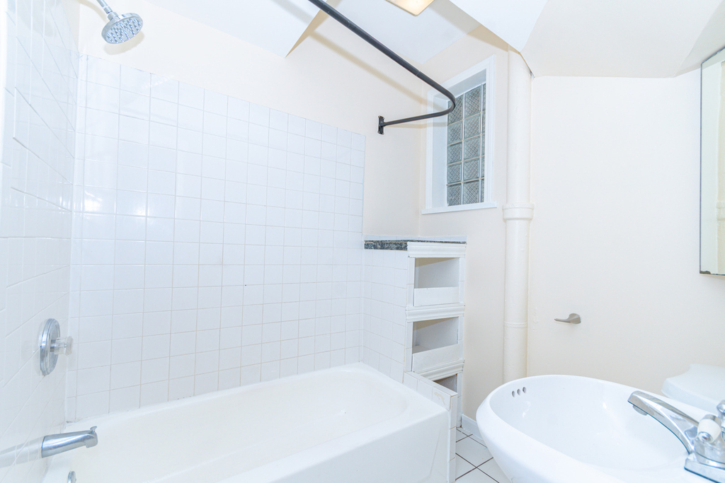 1618 N Rockwell Street - Photo 12