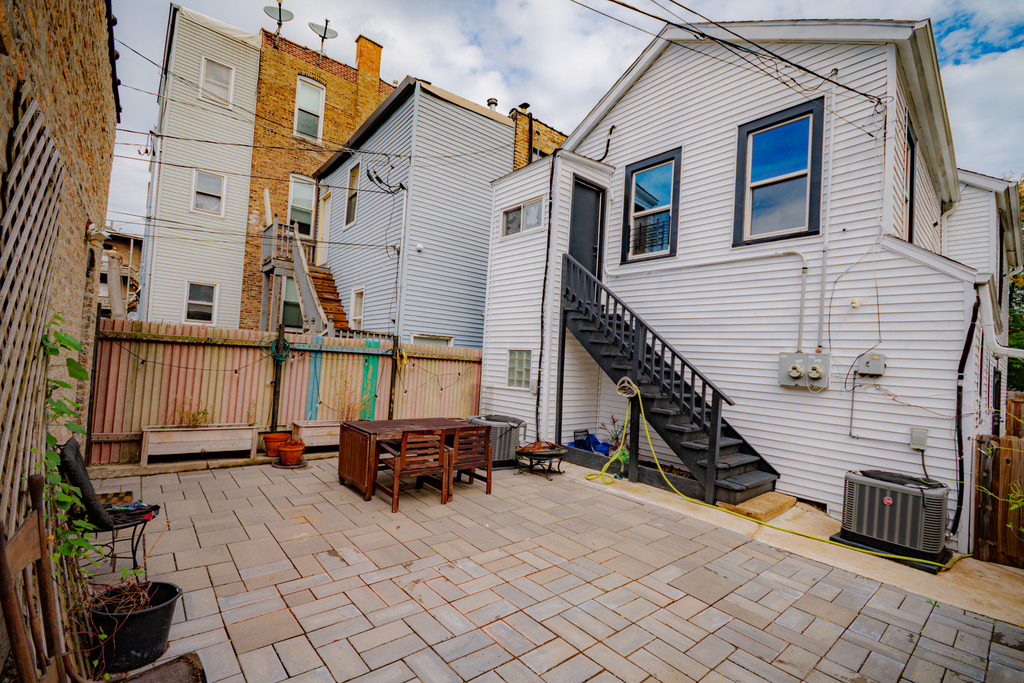 1618 N Rockwell Street - Photo 23