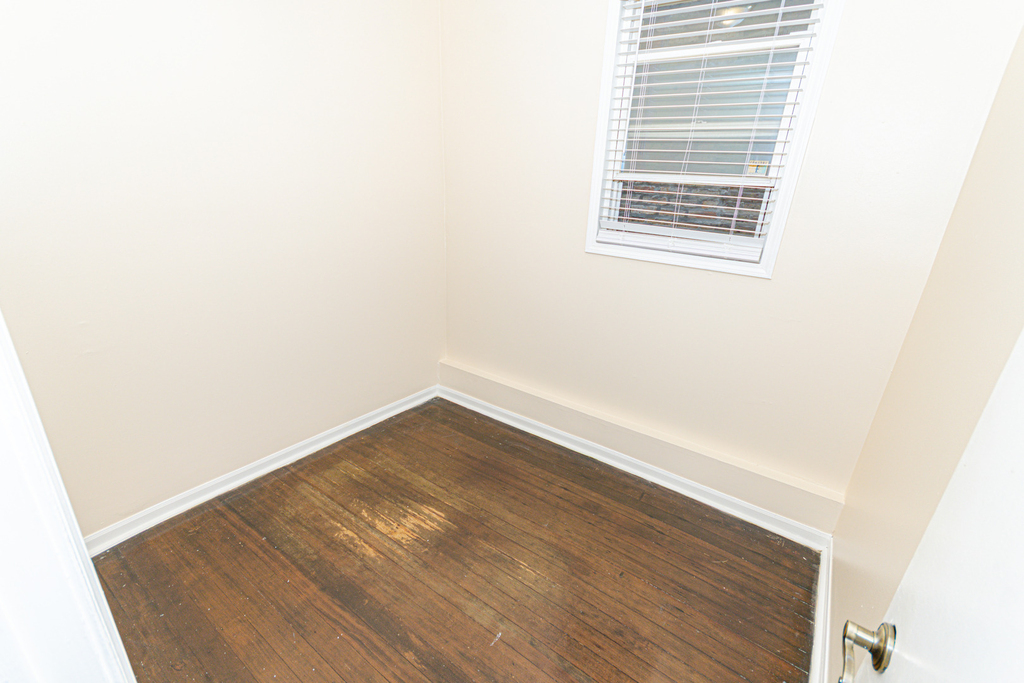1618 N Rockwell Street - Photo 14