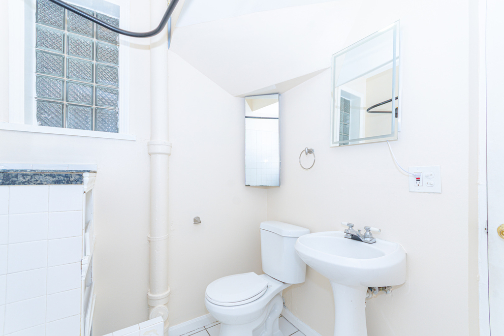1618 N Rockwell Street - Photo 13