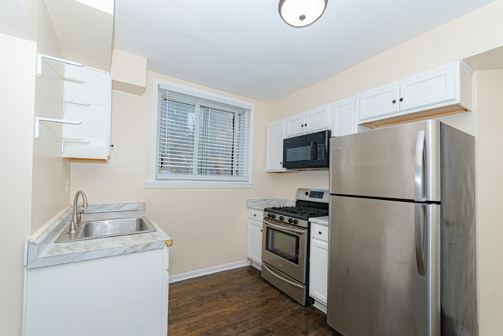 1618 N Rockwell Street - Photo 9