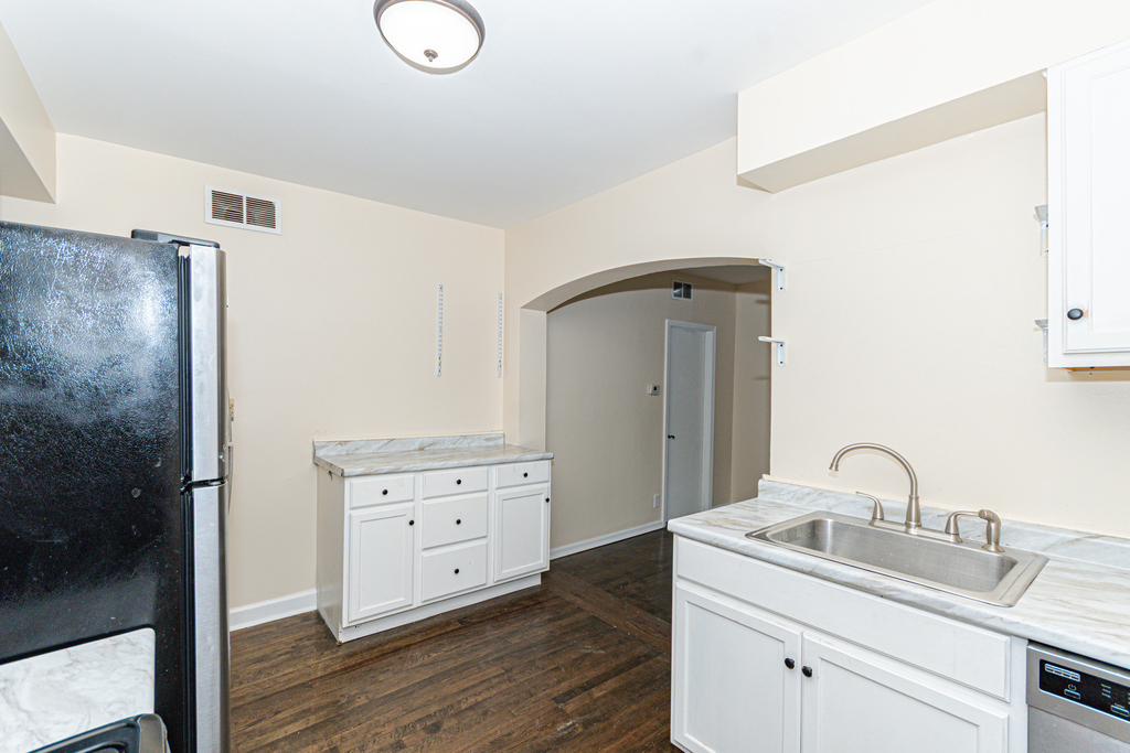 1618 N Rockwell Street - Photo 10
