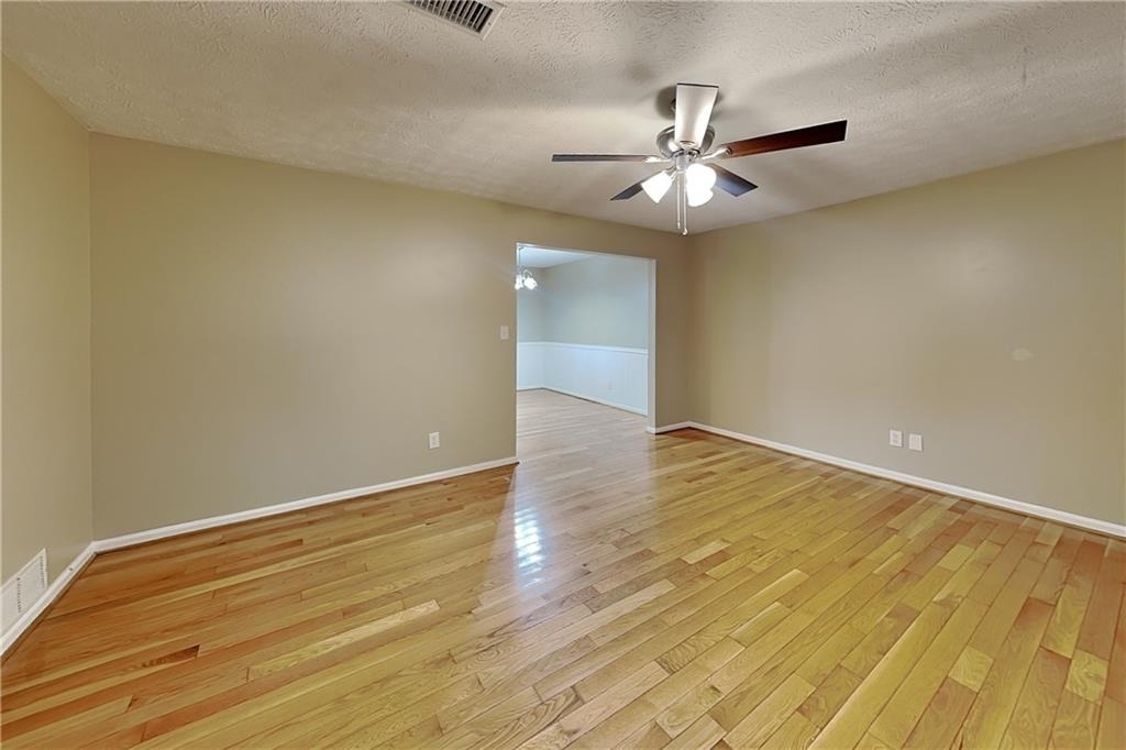 350 Ivy Mill Court - Photo 3