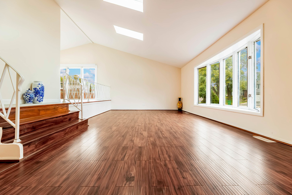 409 Hillcrest Lane - Photo 2