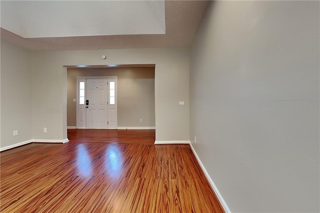 677 Longbow Court - Photo 6