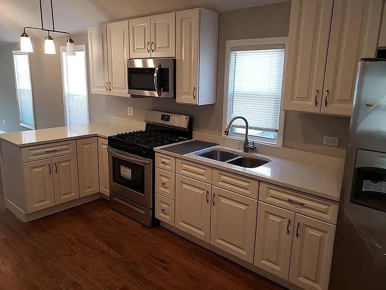 544 W Cullerton Avenue - Photo 2