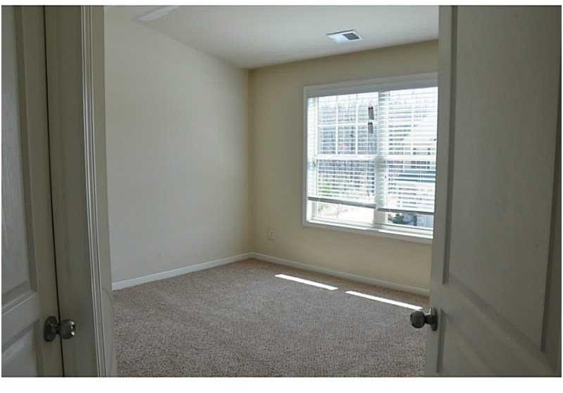 2545 Thackery Court - Photo 12