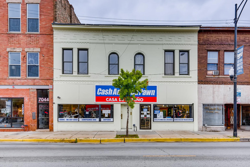 7046 N Clark Street - Photo 0