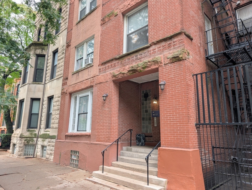 14 W Chestnut Street - Photo 0