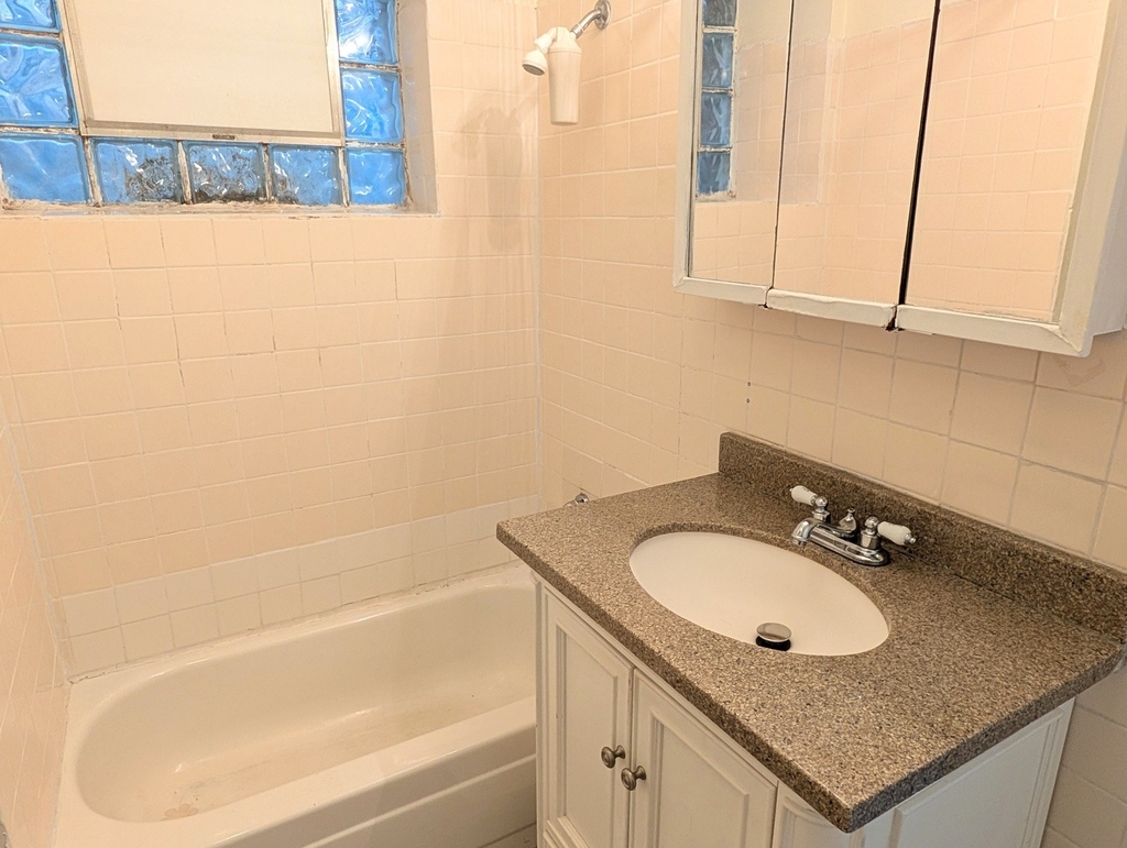 14 W Chestnut Street - Photo 8