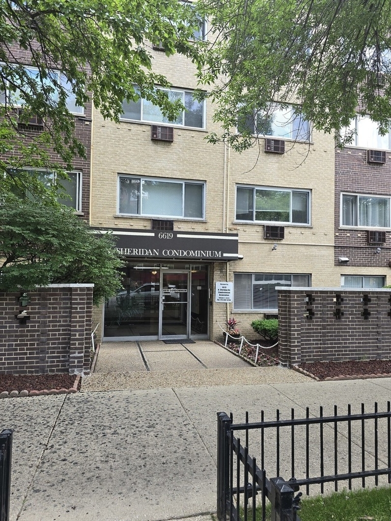 6619 N Sheridan Road - Photo 0