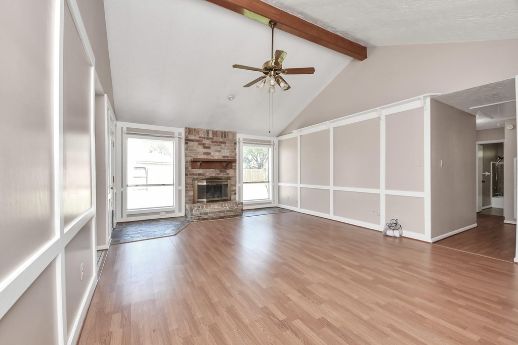 2406 Duchess Way - Photo 24