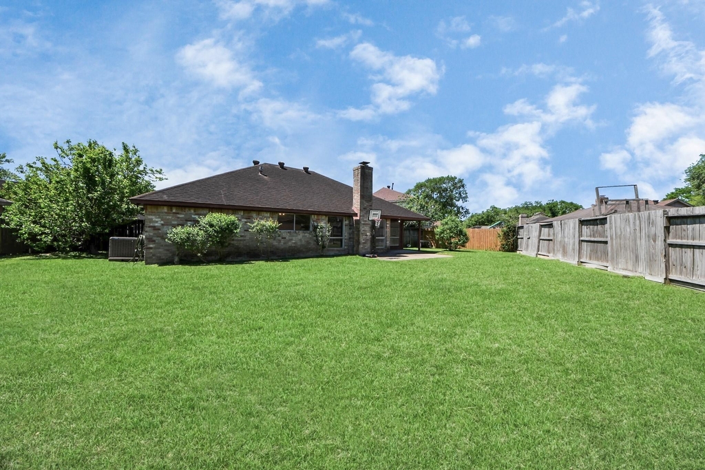 2406 Duchess Way - Photo 12